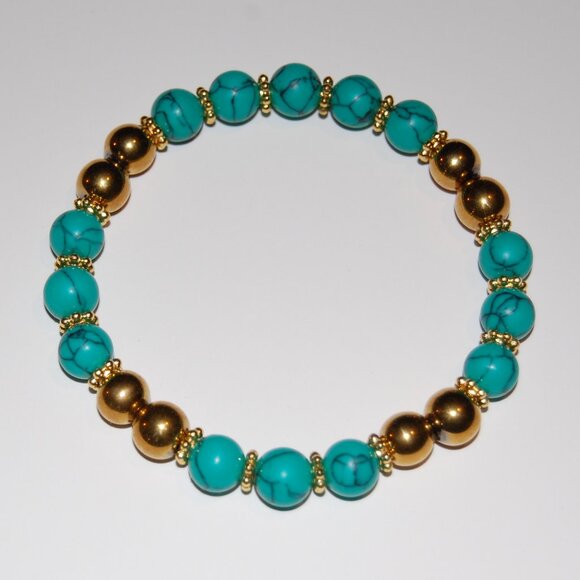 Green and Gold Bracelet,Green Howlite and Golden 8mm Beads - Picture 3 of 3